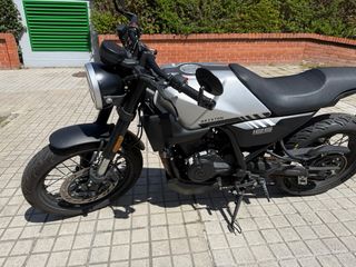 Moto Brixton 125cc Naked Negra/Gris