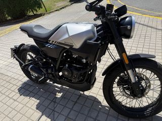 Moto Brixton 125cc Naked Negra/Gris