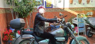 Moto Hyosung Cruiser Negra/Plateada