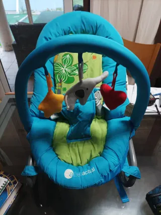 Hamaquita para bebé con arco de juegos