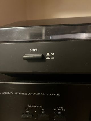 Tocadiscos DUAL y Amplificador YAMAHA Negro