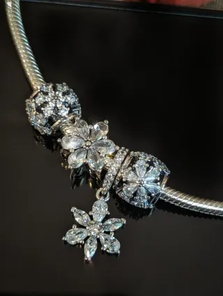 Charm Pandora Flor Herbario Brillante 3D.