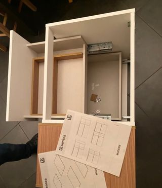 Mobile bagno sospeso legno e bianco