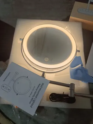 Specchio per trucco a parete LED