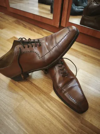 Zapatos de vestir marrones con cordón de borla