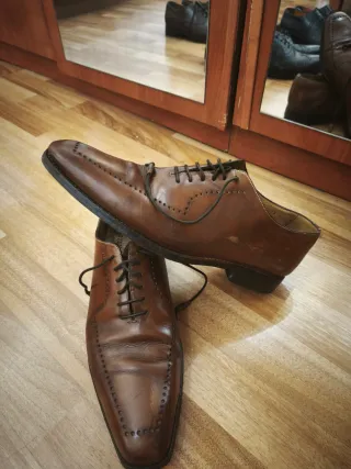 Zapatos de vestir marrones con cordón de borla