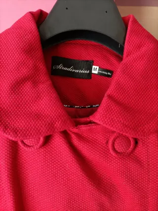 Abrigo Stradivarius Rojo Talla M