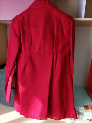 Abrigo Stradivarius Rojo Talla M