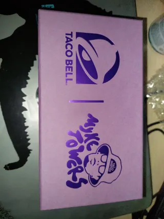 Gafas Myke Towers x Taco Bell Doradas Moradas