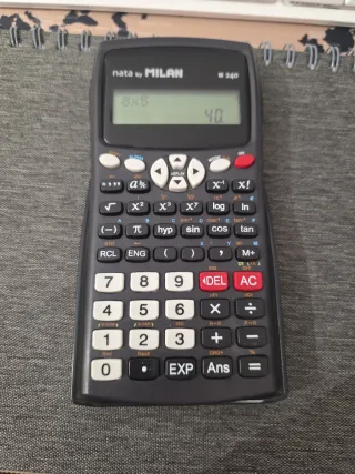Calculadora MILAN M240