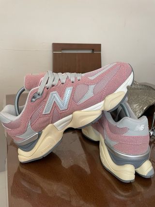 New Balance 9060 Rosa Gris