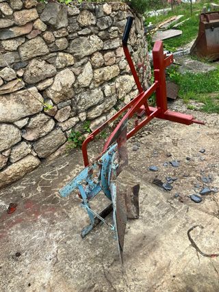 Arado tractor pequeño