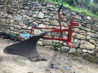 Arado tractor pequeño