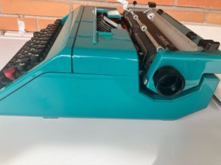 Máquina de escribir Olivetti manual