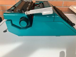 Máquina de escribir Olivetti manual