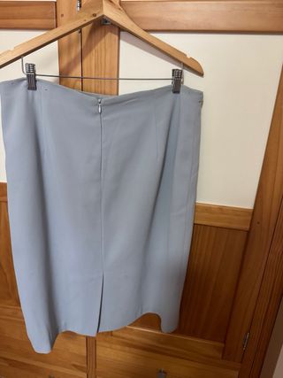 Traje de chaqueta y falda gris