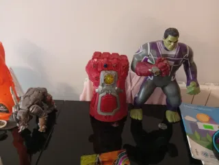 Figuras Marvel Originales con Accesorios