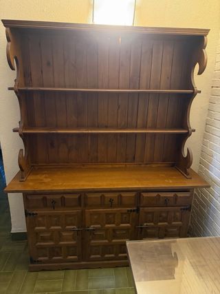 Estantería de salón de madera