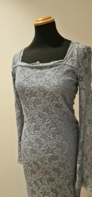 Vestido longo azul claro rendado