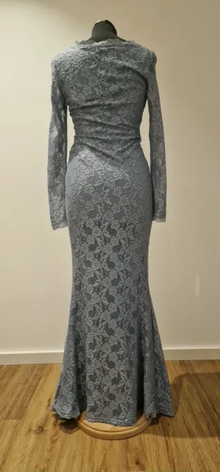 Vestido longo azul claro rendado