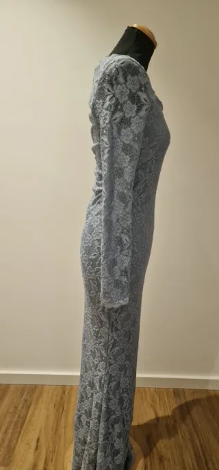 Vestido longo azul claro rendado