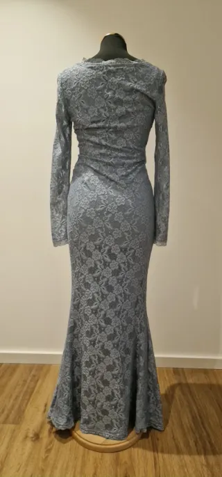 Vestido longo azul claro rendado