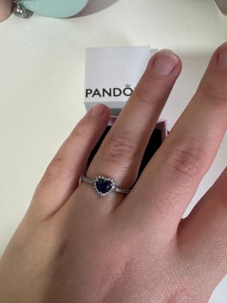 Anillo plateado con  Corazón Azul brillante plata
