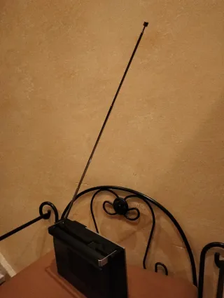 Radio Sanyo AP 7260 FM/SW/MW Beige/Negro