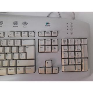 Teclado Logitech y Webcam