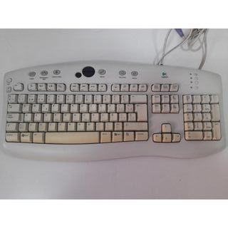Teclado Logitech y Webcam