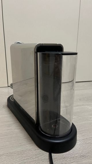 Cafetera Nespresso Cromada