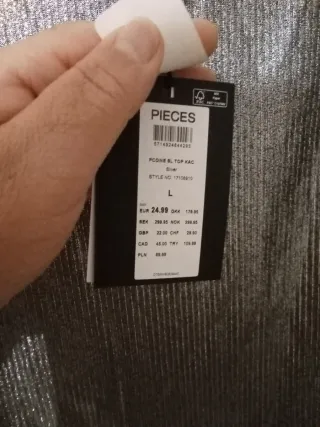 Camiseta Pieces plateada tirantes verano mujer.