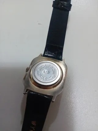 Orologio Q&Q Citizen Rettangolare Dorato