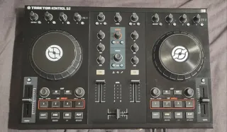 Controlador DJ Traktor Kontrol S2