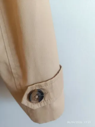 Gabardina Stradivarius Beige