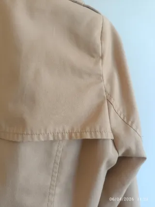 Gabardina Stradivarius Beige