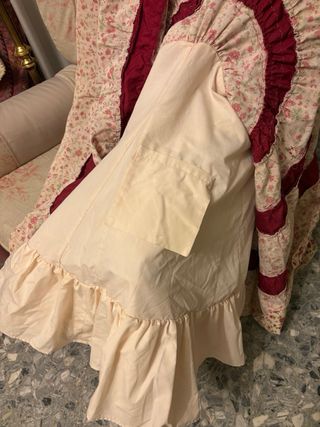 Traje de flamenca niña floral con matoncillo