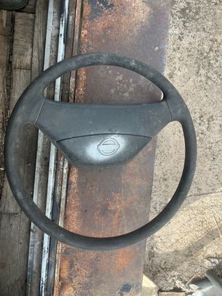 Volante Nissan Atleon