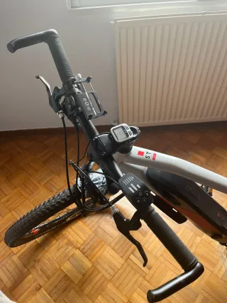 Bicicleta Eléctrica Blanca