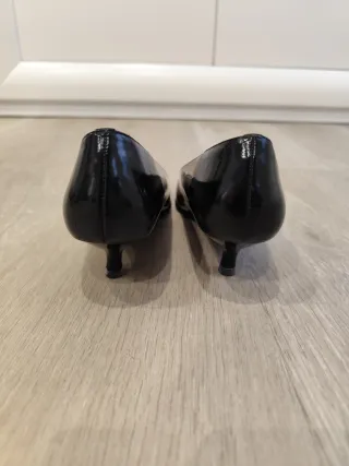 Zapatos charol negros T.37