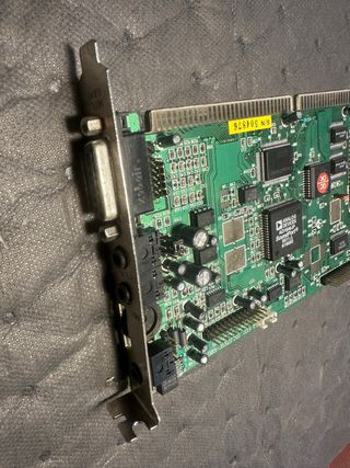 Tarjeta sonido isa crystal reveal av303