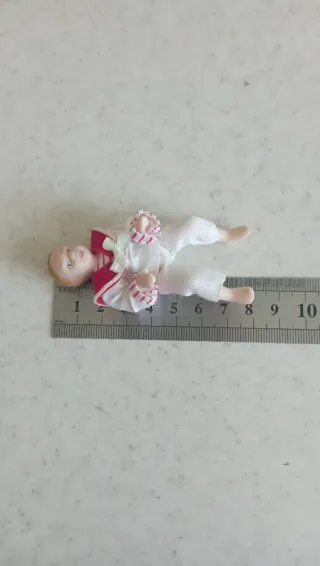 Miniatura Bambino Del Prado 1:12 - Posa Seduta