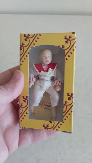 Miniatura Bambino Del Prado 1:12 - Posa Seduta