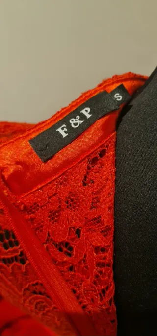 Vestido Curto Vermelho Renda e Tule