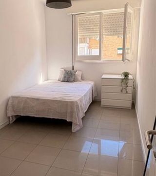 Se alquila habitación