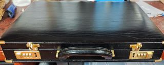 Maletín piel negro sin uso.