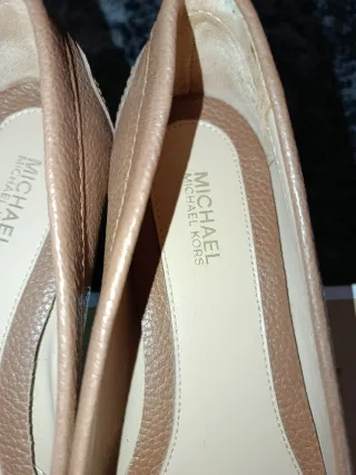 Michael Kors Mocasines Marrones con Candado Dorado