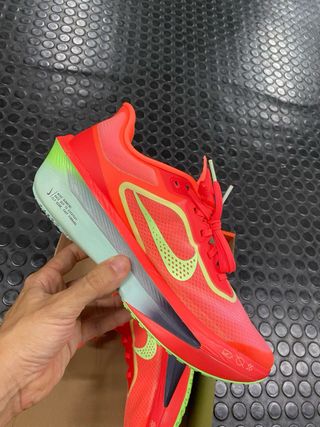 Nike Zoom Fly 6 Verde y Rojo T:42,5