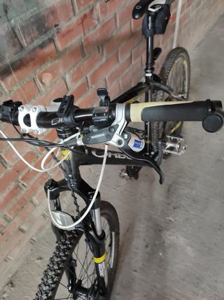 Bicicleta Orbea de montaña de 26 pulgadas.