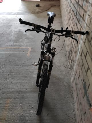 Bicicleta Orbea de montaña de 26 pulgadas.